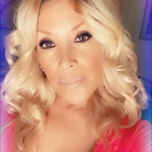 Meet your Posher, Myrna